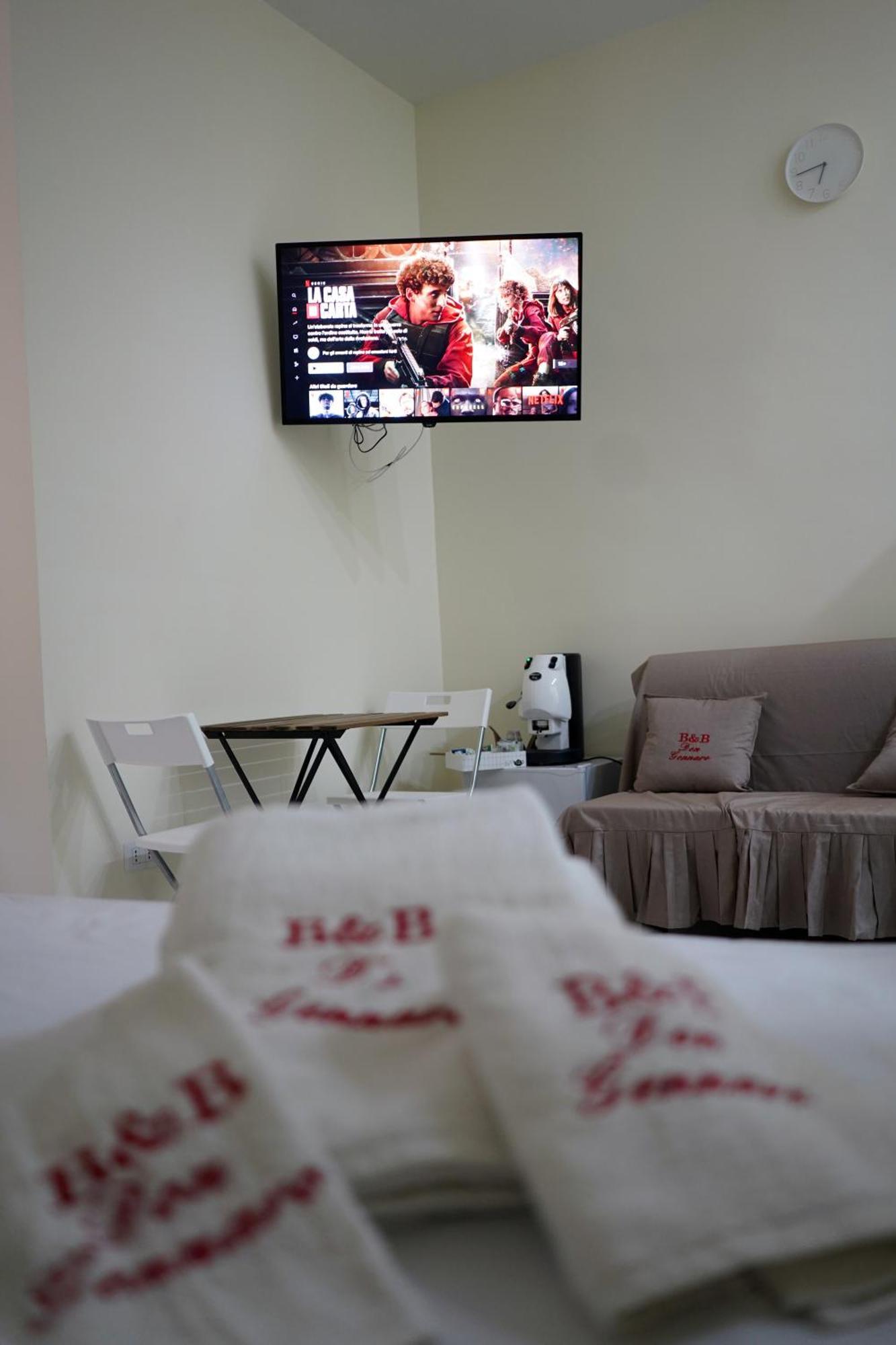 Beb Don Gennaro Bed & Breakfast Napoli Exterior foto